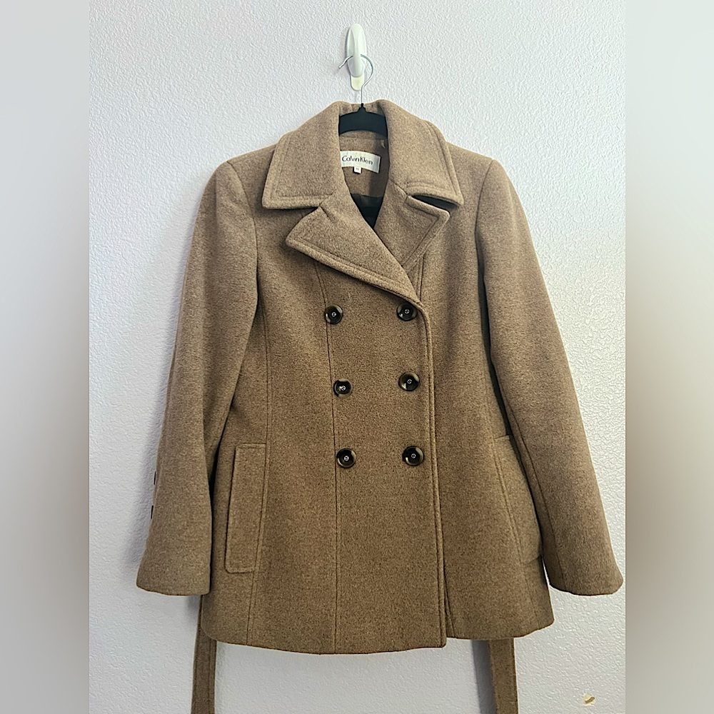 SALE!!Vintage Calvin Klein women wool pea coat. In good condition. side pockets.